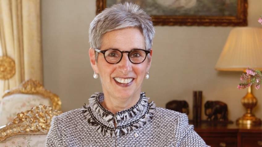 Photo of Linda Dessau