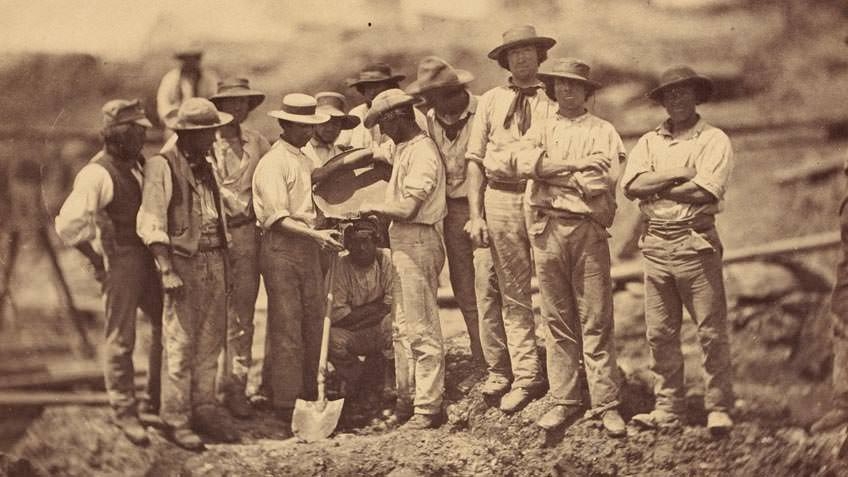 Washing out a good prospect, photograph by Antoine Fauchery, 1858 