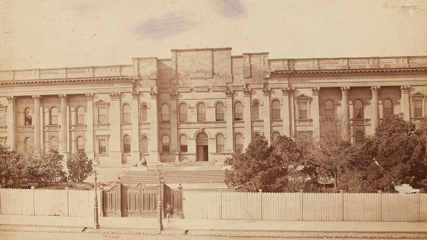 sepia photo of State Library before the portico was added
