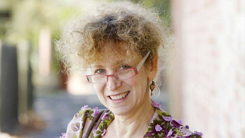 Portrait of Dr Leah Kaminsky
