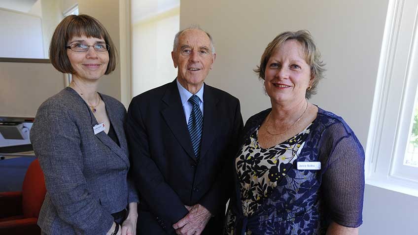 Colour photo of Jennie Bolitho, John Cain and Anne-Marie Schwirtlich