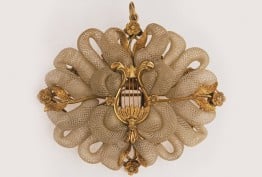 Gold mourning brooch, mid-19th century