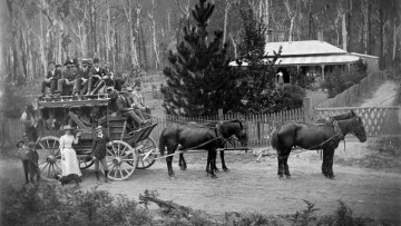 Cobb & Co Cobb & Co horse team and passengers outside colonial country home